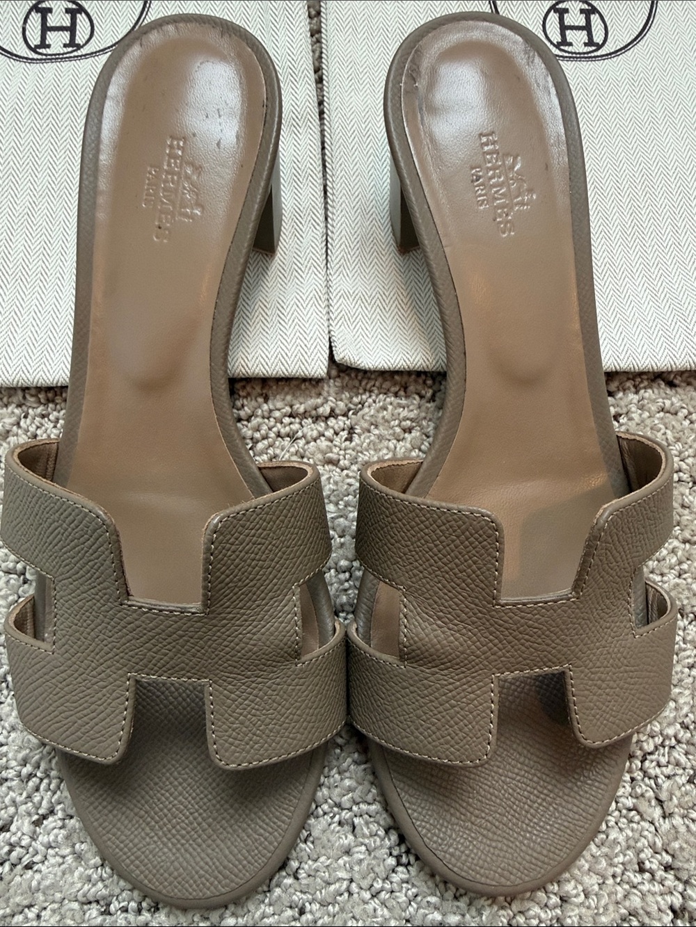 Authentic Hermes Oasis Slide Mules in Taupe Leather Sz 38